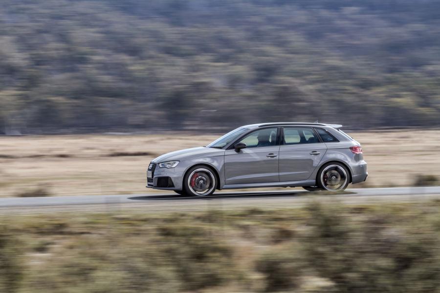  Audi RS3 Sportback (8V) 2015 года  (AU) (фото 18 из 30)
